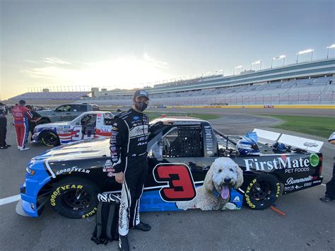 nascar predictions odds this weekend.